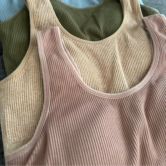 🩵 LIKE NEW 💚 Aerie Ribbed Sports Bras in Blue, Olive, Peach, and Pink size L - Picture 4 of 5